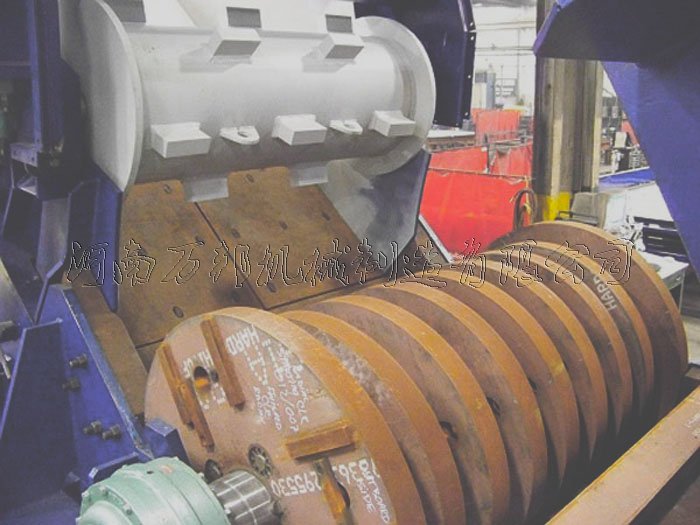 金屬破碎機內部結構圖